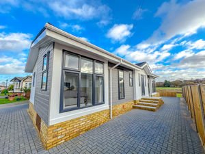 Photo 1- click for photo gallery